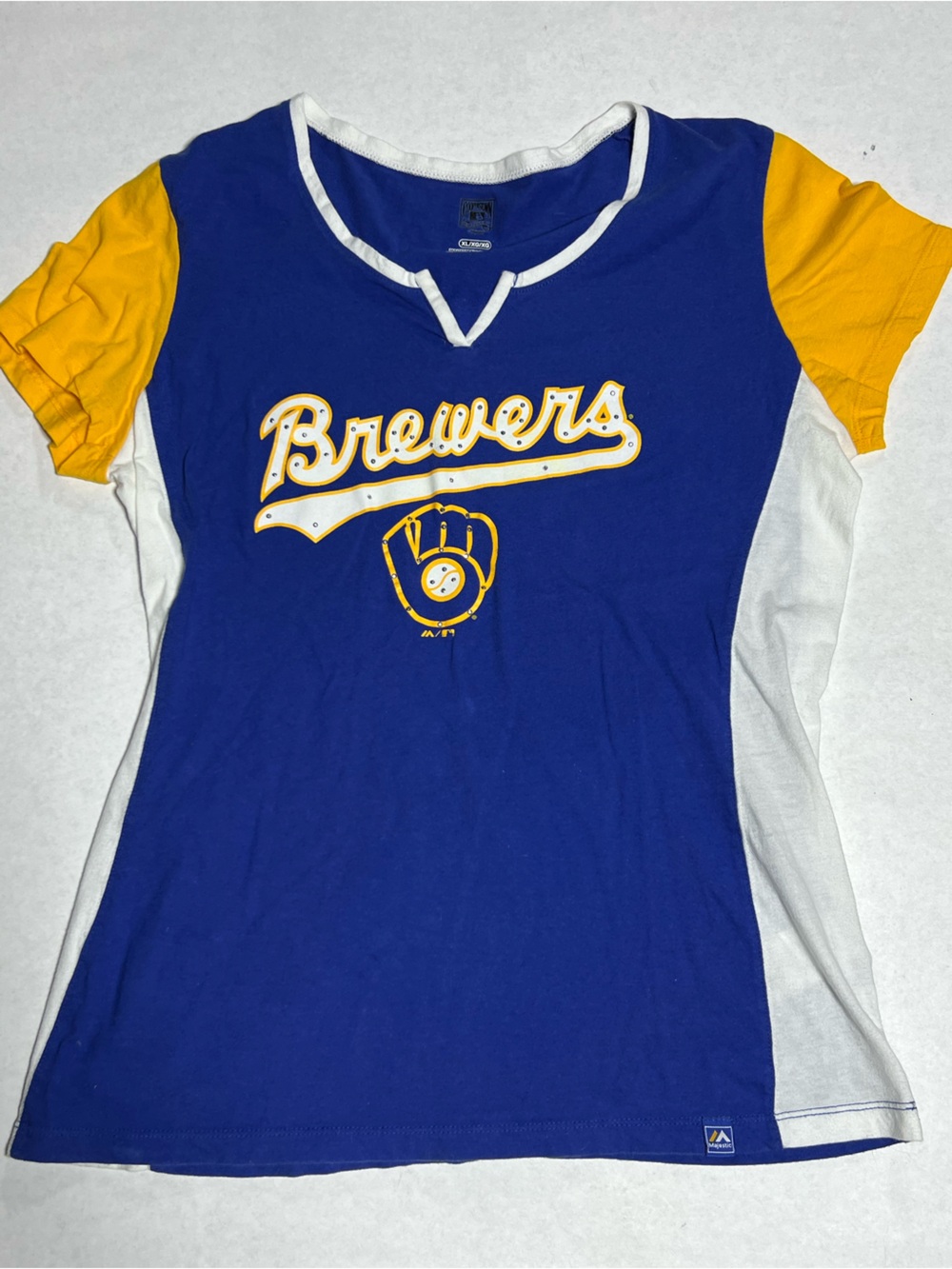 Women’s Majestic Cooperstown Milwaukee Brewers MLB Tshirt size XL.